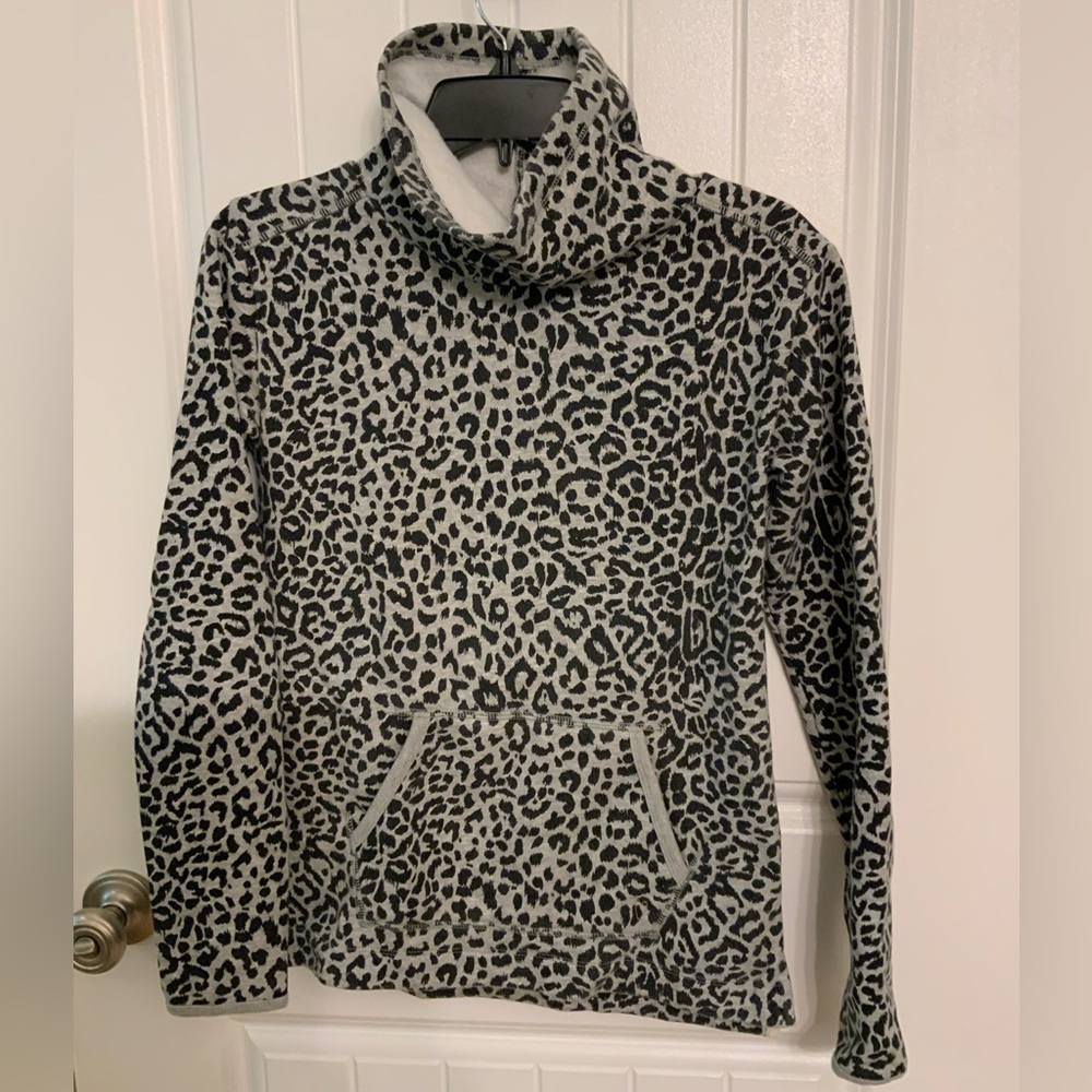 Girls Crewcuts Black and White Leopard Print Turtleneck Pullover XL